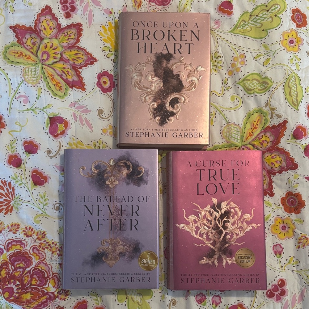 Barnes and noble edition- Once upon a broken heart bookset- 1st and 2nd signed